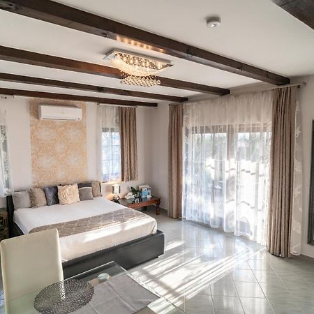Villa Garden 절러에게르세그 외부 사진