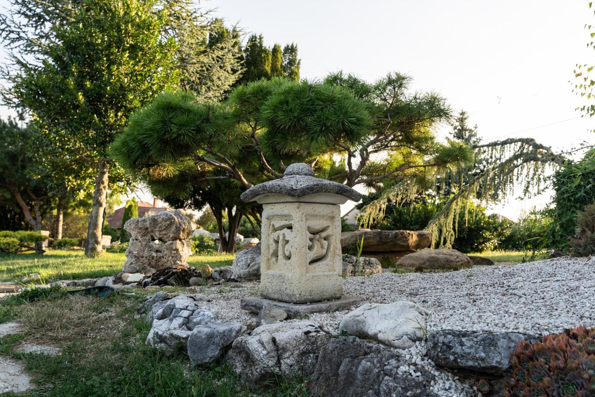 Villa Garden 절러에게르세그 외부 사진